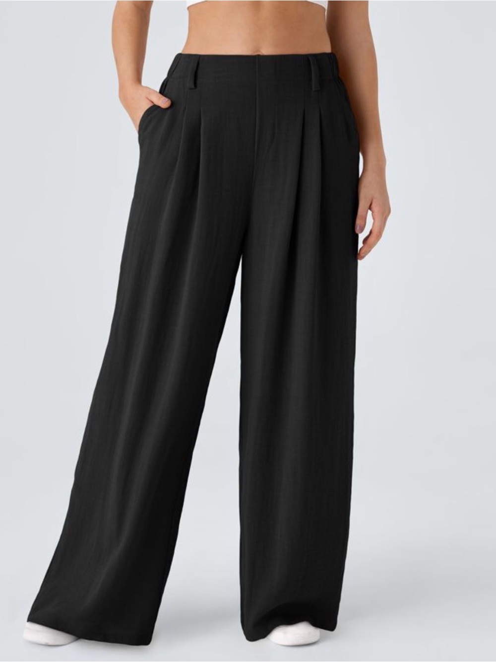 HALARA Black Wide-Leg Pleated Trousers